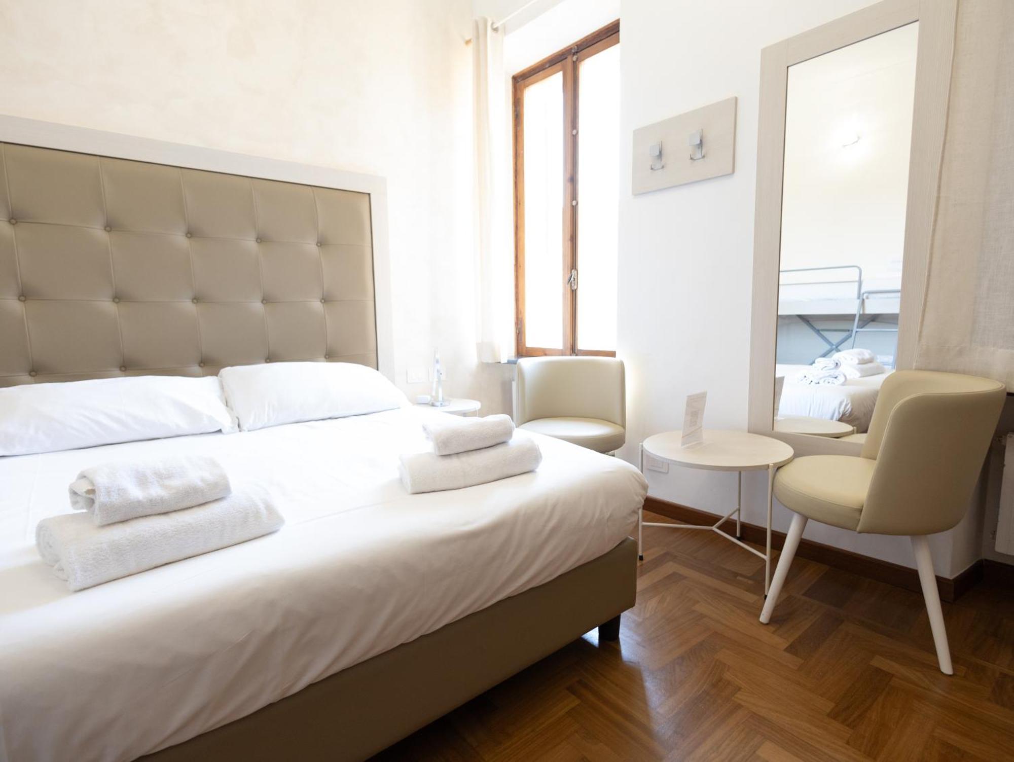 Romerooms Condotti Pensión Roma